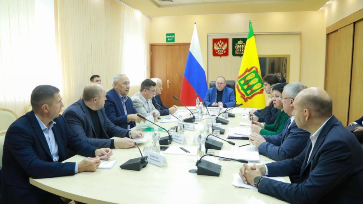 Мельниченко: Пензенская область — лидер по реализации федпроекта «Региональная и местная дорожная сеть» из личного архива О.Мельниченко