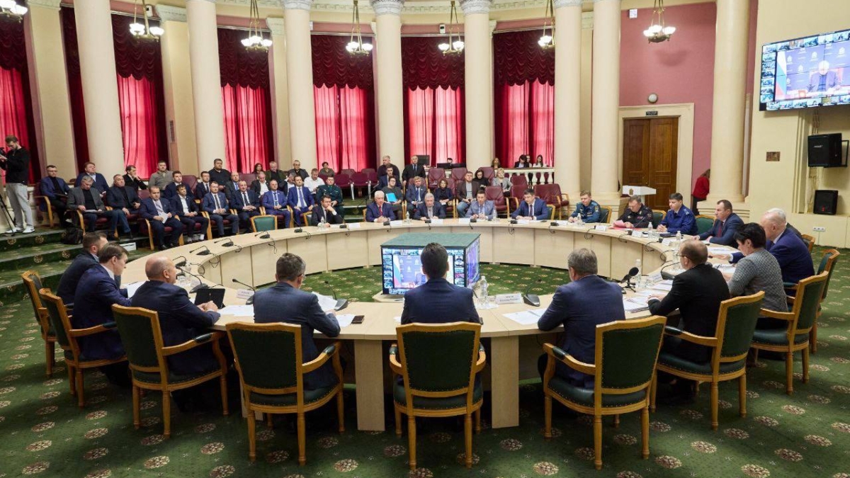 Губернатор: Подготовка бюджета шла непросто, удалось сохранить социальную направленность из личного архива О.Мельниченко